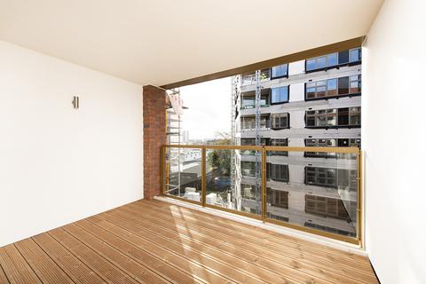 2 bedroom flat to rent, London Square, Kings Cross, N7