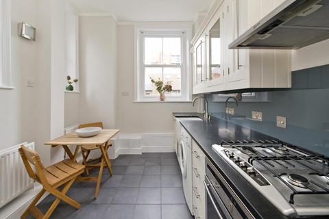2 bedroom flat to rent, Earls Court Square, London, SW5