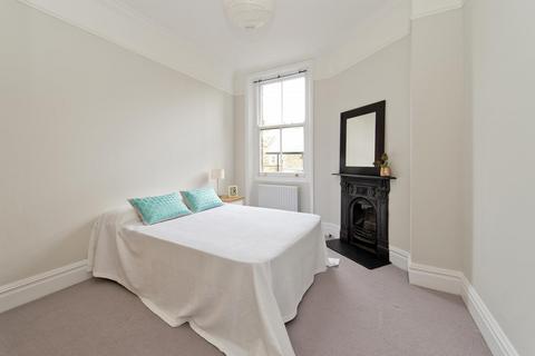 2 bedroom flat to rent, Earls Court Square, London, SW5