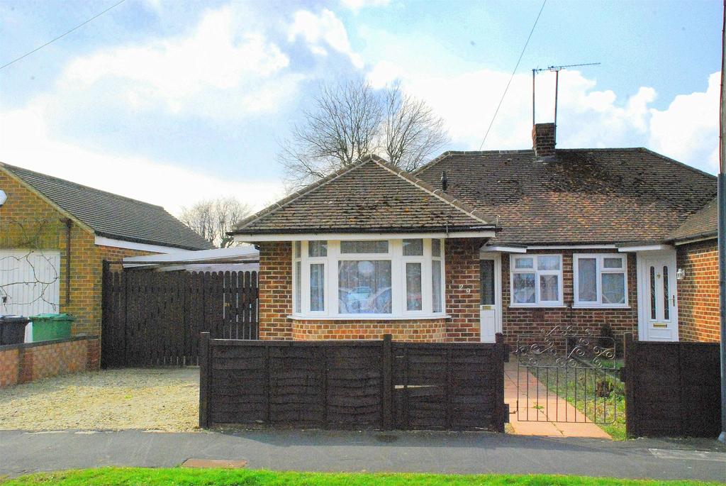 Hillview Drive, Hucclecote, Gloucester, GL3 2 bed bungalow £660 pcm
