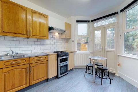 5 bedroom house share to rent, Falkland Road, Finsbury Park