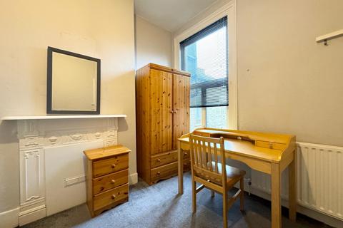 undefined, Falkland Road, Finsbury Park