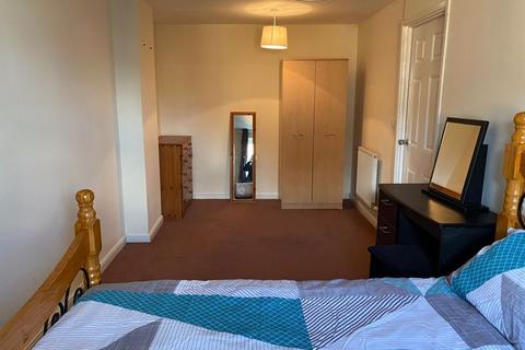1 bedroom in a house share to rent, Hornbeam Close, Bristol
