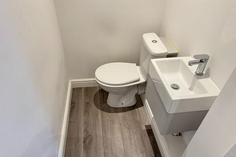 3 bedroom semi-detached house to rent, Ridge Lane, Wednesfield