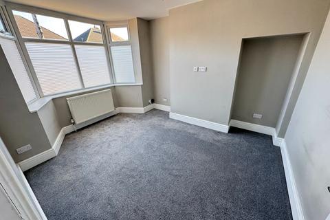 3 bedroom semi-detached house to rent, Ridge Lane, Wednesfield