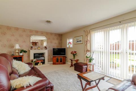 4 bedroom townhouse for sale - Lakeside Approach, Barkston Ash, Tadcaster, LS24 9PH