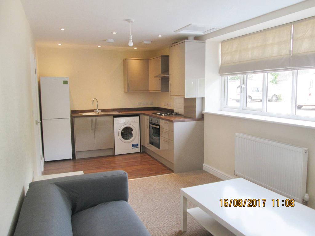 Kitchen/Lounge Area