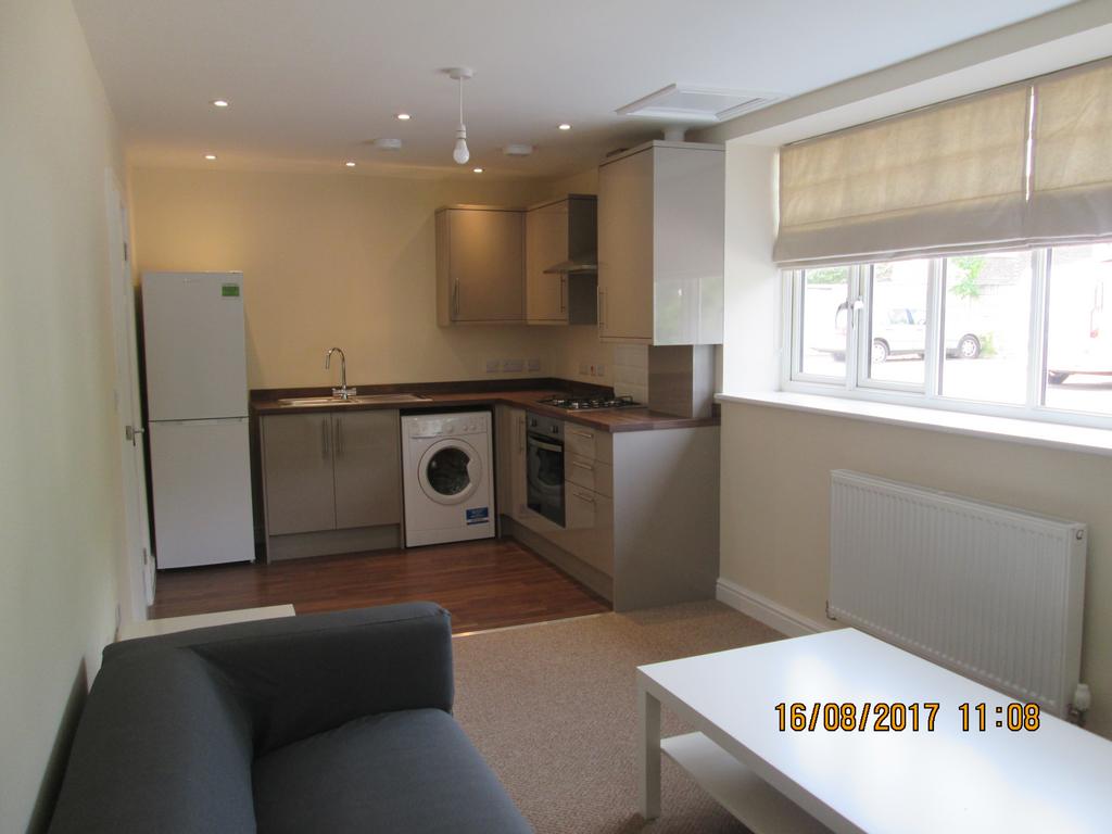 Kitchen/Lounge Area