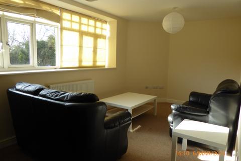 1 bedroom ground floor flat to rent, Queens Cout Apartments, Etruria Road, Basford, Stoke On Trent ST4
