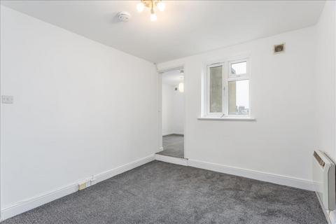 2 bedroom flat to rent, Goldhawk Road, Shepherds Bush, London, W12