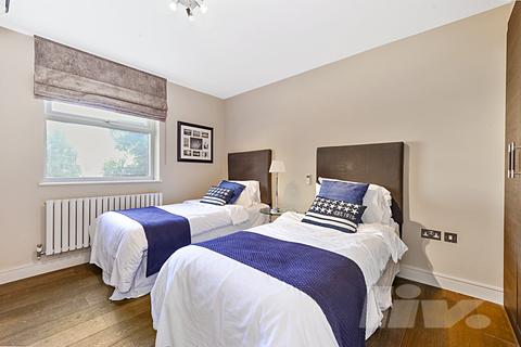 3 bedroom apartment to rent, St Johns Wood Park, London NW8