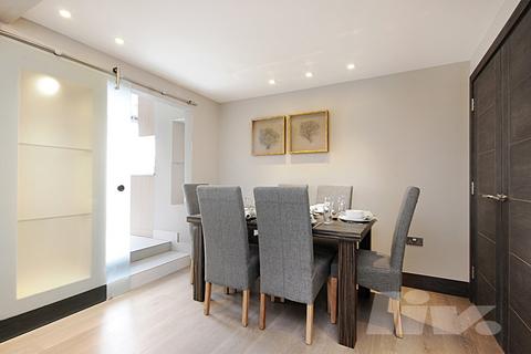3 bedroom apartment to rent, St Johns Wood Park, London NW8