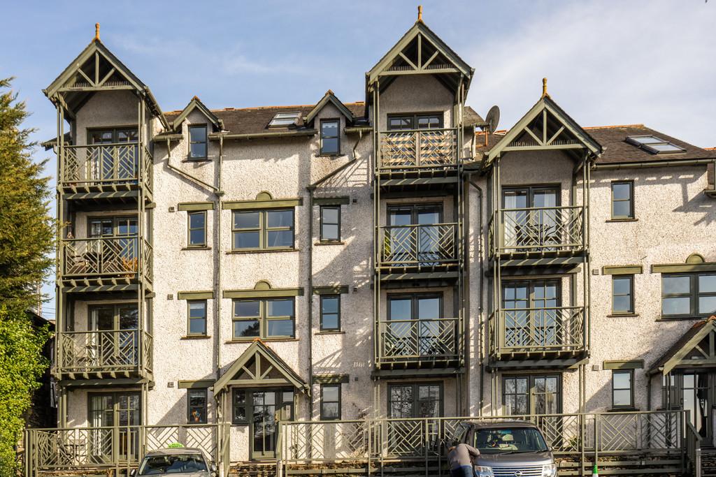 Elleray Road, Windermere 2 bed apartment £650 pcm (£150 pw)