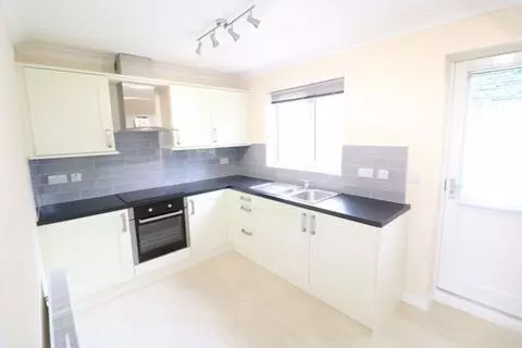 2 bedroom semi-detached house to rent - Vista 6