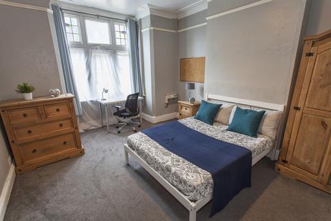6 bedroom semi-detached house to rent - Melton Road, Nottingham