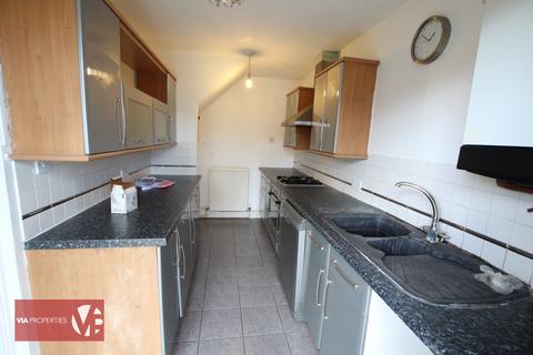 2 bedroom end of terrace house to rent, Holly Field, Harlow CM19