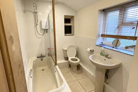 1 bedroom in a house share to rent, Bishop Street