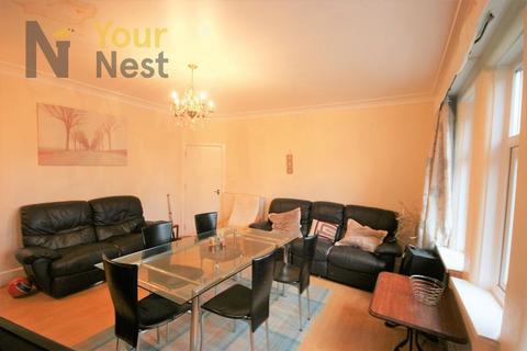 5 bedroom apartment to rent, Sefton Court, Headingley, Leeds, LS6 3PY