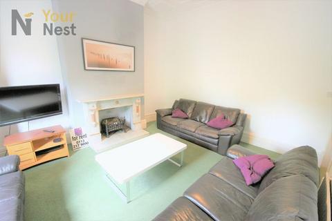 6 bedroom house to rent, Kirkstall Lane, Headingley, LS6 3DP