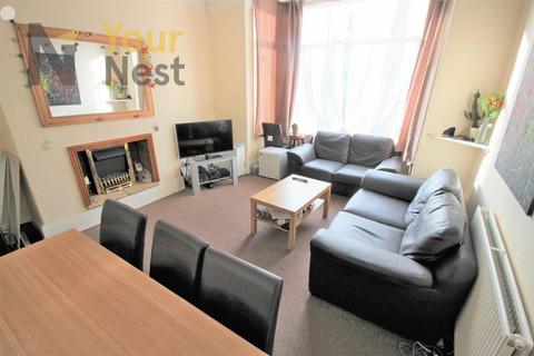 4 bedroom terraced house to rent, Knowle Road, Burley, Leeds, LS4 2JP