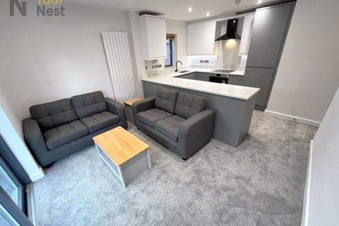3 bedroom apartment to rent, Apartment 1, Derwentwater Terrace, Headingley, LS6 3JL