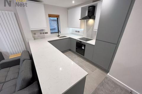 3 bedroom apartment to rent, Apartment 1, Derwentwater Terrace, Headingley, LS6 3JL