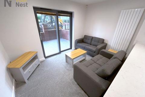 3 bedroom apartment to rent, Apartment 1, Derwentwater Terrace, Headingley, LS6 3JL