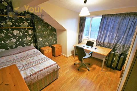 6 bedroom terraced house to rent, Thornville Avenue, Hyde Park, LS6 1JS