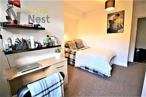 6 bedroom house to rent, Langdale Avenue, Headingley, LS6 3HA