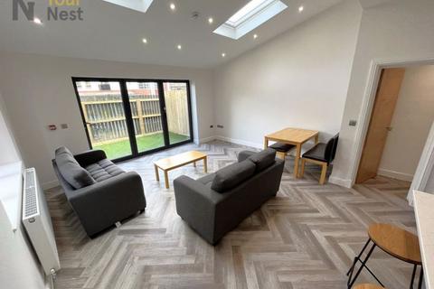 5 bedroom terraced house to rent, Derwentwater Terrace, Headingley, Leeds, LS6 3JL