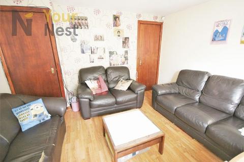 6 bedroom terraced house to rent, Ashville Grove, Hyde Park, LS6 1LY