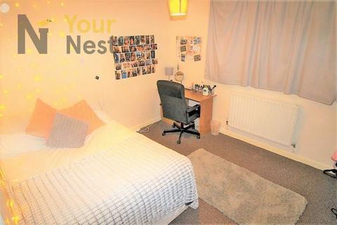3 bedroom flat to rent - Kensington Terrace, Hyde Park, Leeds, LS6 1BE