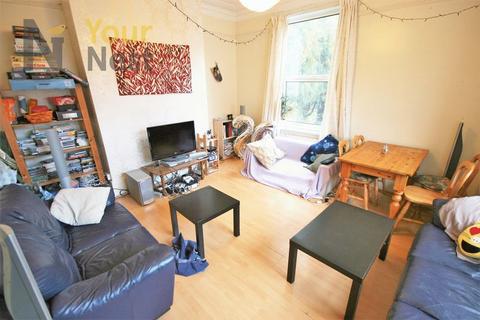 5 bedroom end of terrace house to rent, Knowle Road, Burley, LS4 2PJ