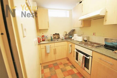 4 bedroom terraced house to rent, Elizabeth Street, Hyde Park, LS6 1JF