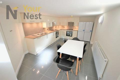 6 bedroom terraced house to rent, Cardigan road, Hyde Park, Leeds, LS6 1LU