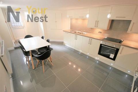 6 bedroom terraced house to rent, Cardigan road, Hyde Park, Leeds, LS6 1LU