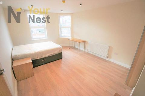 6 bedroom terraced house to rent, Cardigan road, Hyde Park, Leeds, LS6 1LU