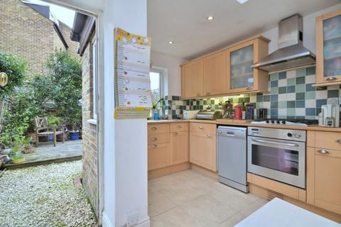 2 bedroom cottage to rent, Malthouse Passage, Barnes, SW13