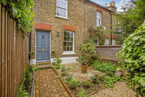 2 bedroom cottage to rent, Malthouse Passage, Barnes, SW13