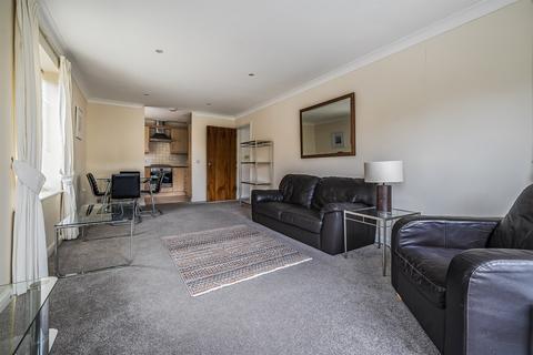 2 bedroom apartment to rent, Aveley House, Iliffe Close, Reading, RG1