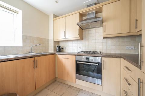 2 bedroom apartment to rent, Aveley House, Iliffe Close, Reading, RG1