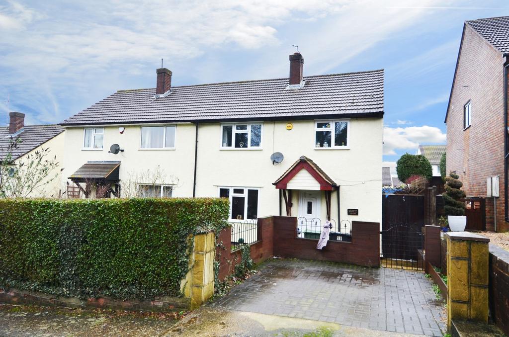 Holtspur Lane, Wooburn Green, HP10 3 bed semidetached house £399,950