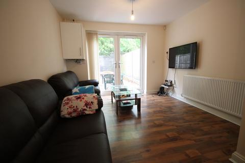 4 bedroom terraced house to rent - Bluefox Close, West End, Leicester, LE3