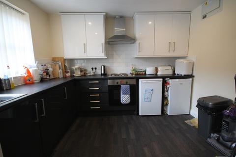 4 bedroom terraced house to rent - Bluefox Close, West End, Leicester, LE3