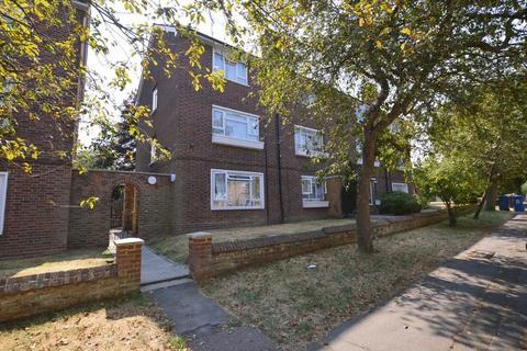 2 bedroom apartment to rent, BUSHEY