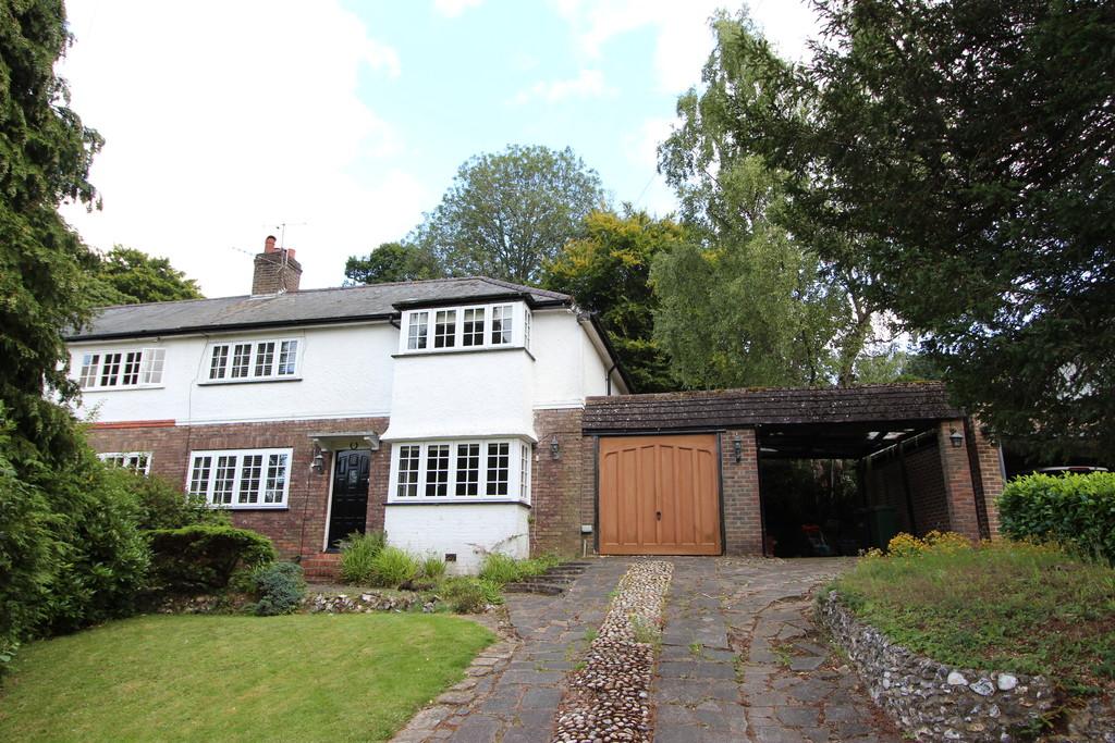 Drive Spur, Kingswood 3 bed semidetached house £575,000