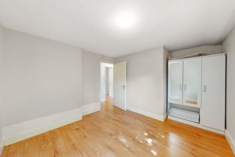 2 bedroom flat to rent, NW6