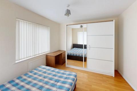 4 bedroom end of terrace house for sale, Aspull Walk, Manchester
