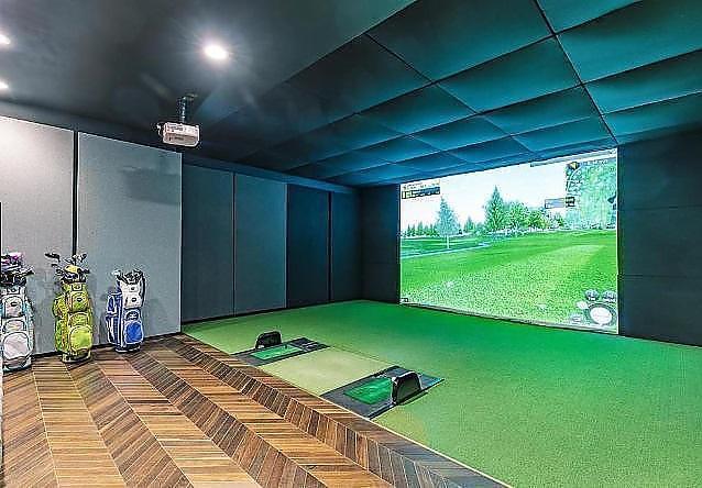 Golf Room
