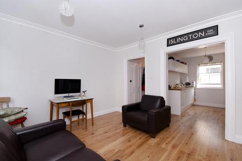 2 bedroom flat to rent, Paget Street, Islington, London